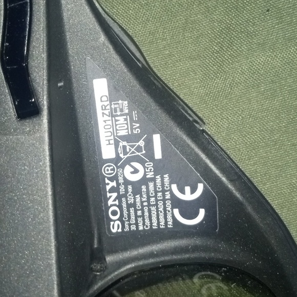 SONY 3D TV Glasses - Picture 8 of 8